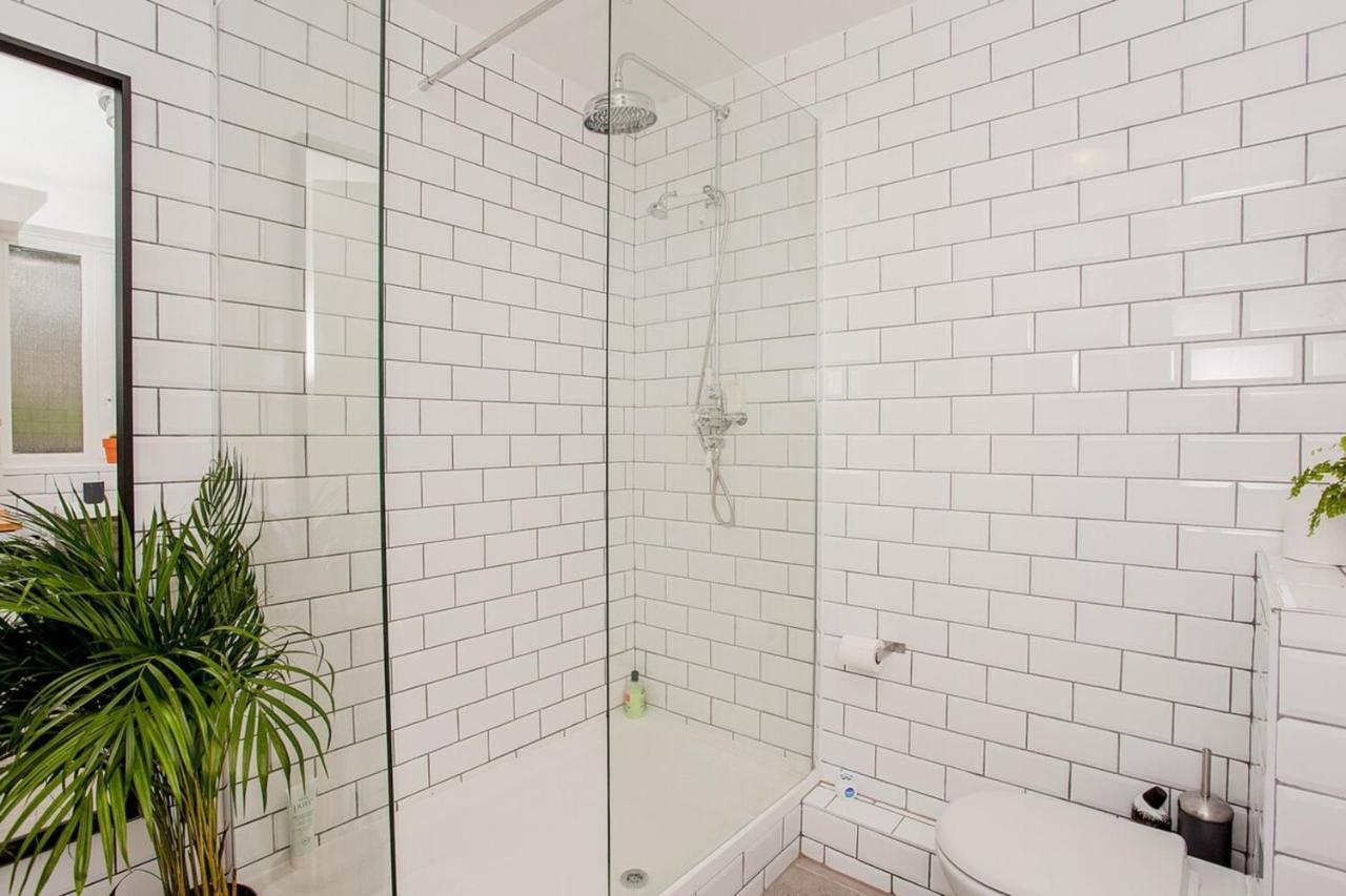 Modern Central 1Bd Flat In Clerkenwell - Sleeps 4! Лондон Екстериор снимка